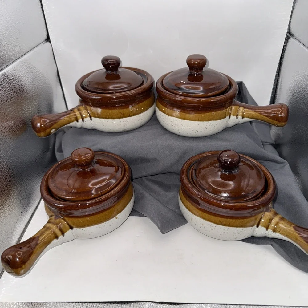 Set Of 4 Vintage brown-glazed French onion soup bowls With Lids